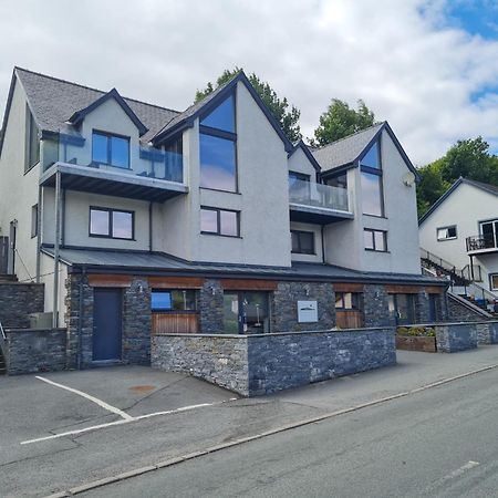 Skyelander Apartments Портрі Екстер'єр фото