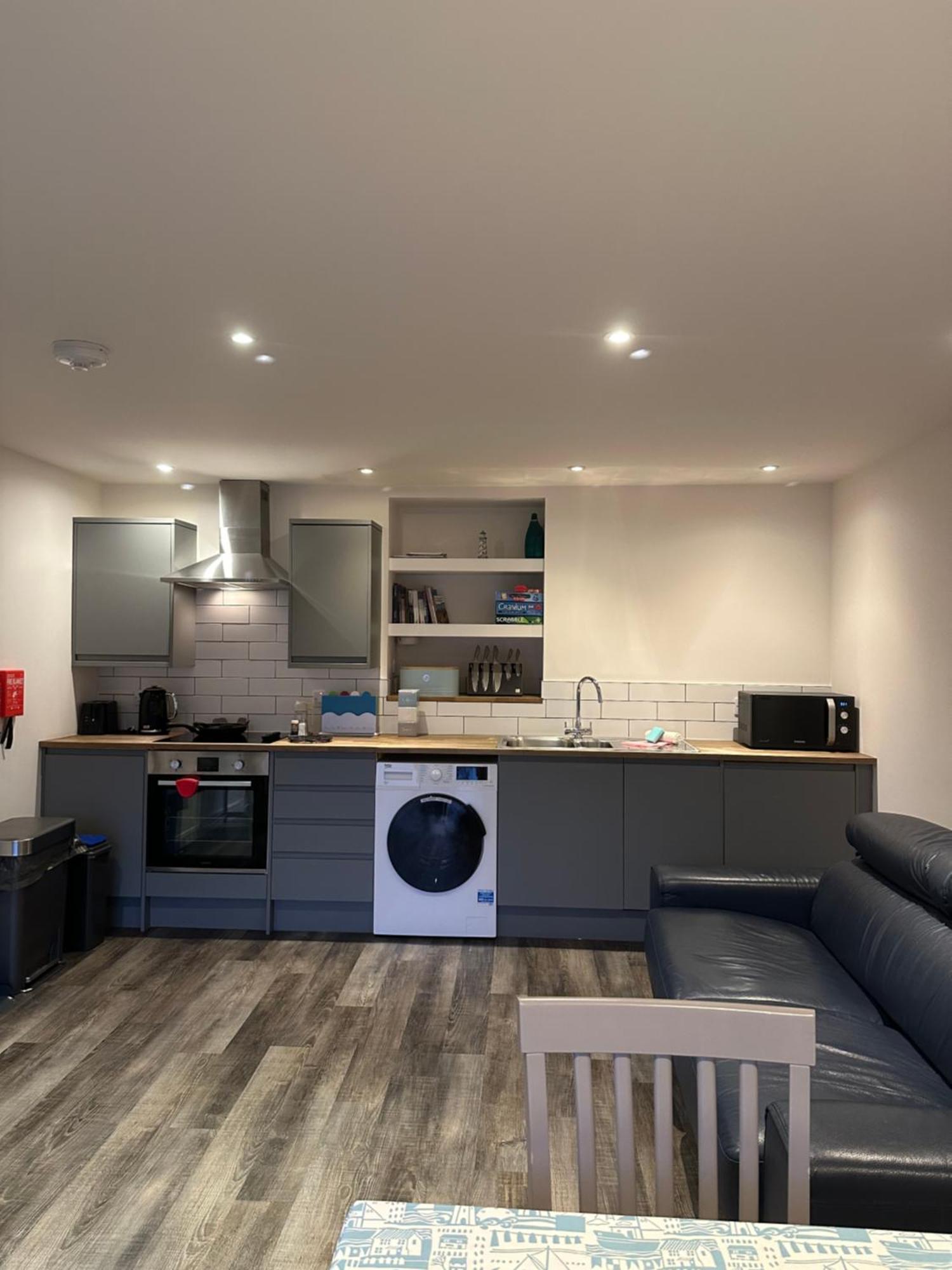 Skyelander Apartments Портрі Екстер'єр фото