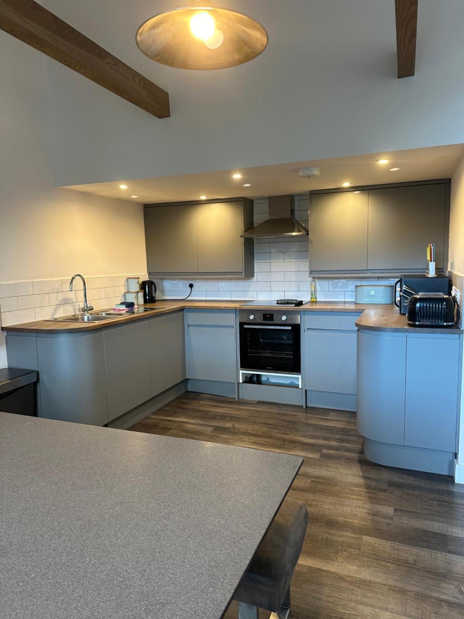 Skyelander Apartments Портрі Екстер'єр фото