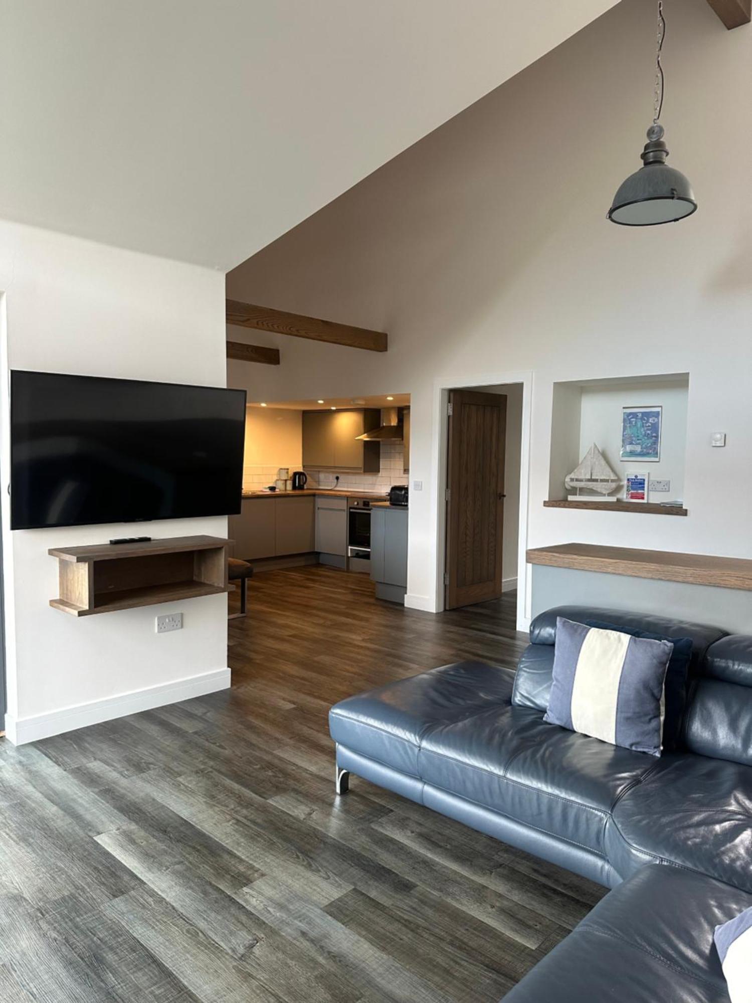 Skyelander Apartments Портрі Екстер'єр фото