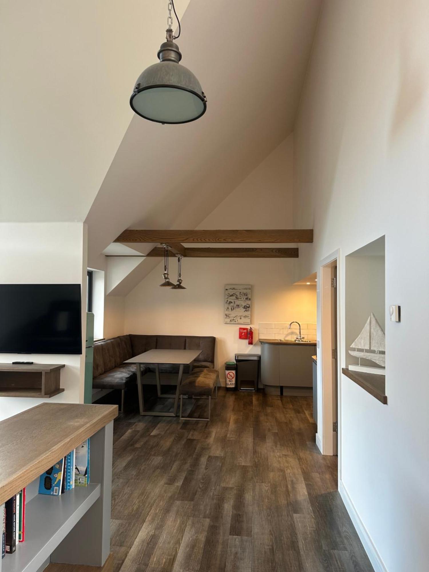 Skyelander Apartments Портрі Екстер'єр фото