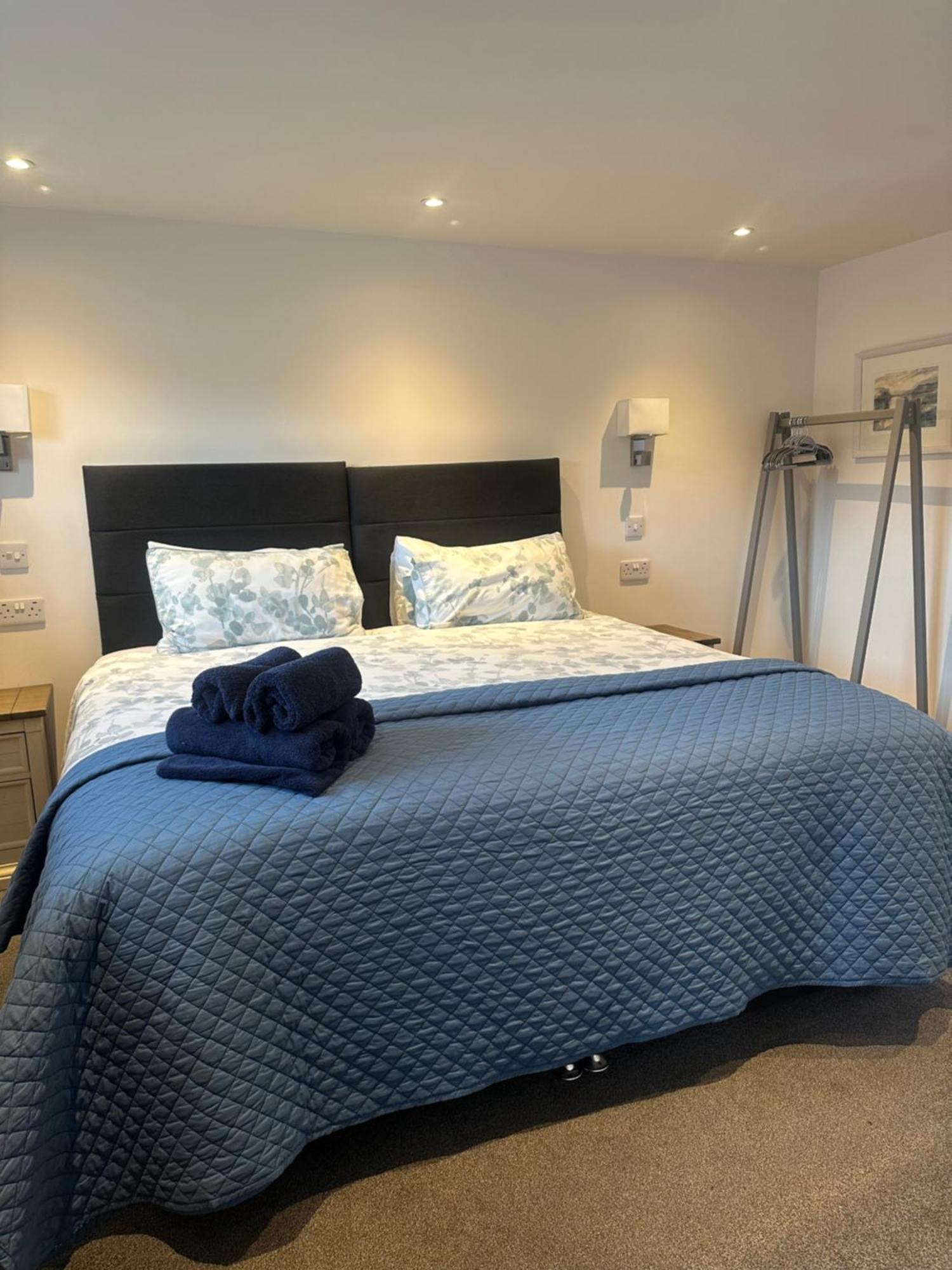 Skyelander Apartments Портрі Екстер'єр фото